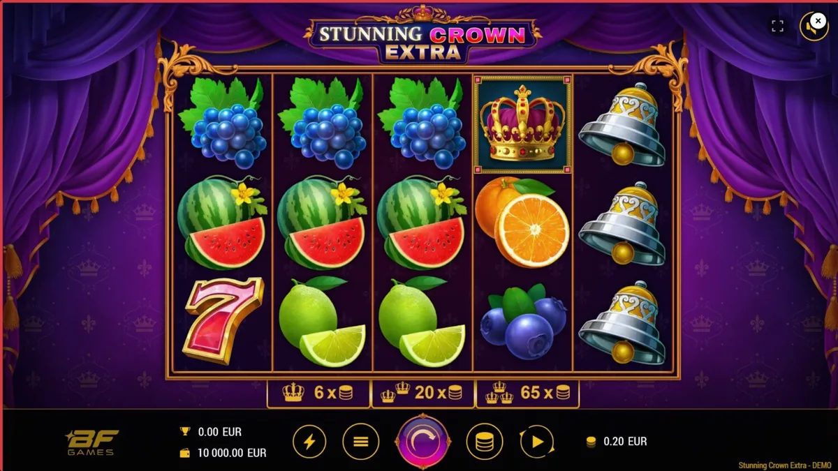 Tampilan visual slot Stunning Crown Extra dengan simbol mahkota dan buah